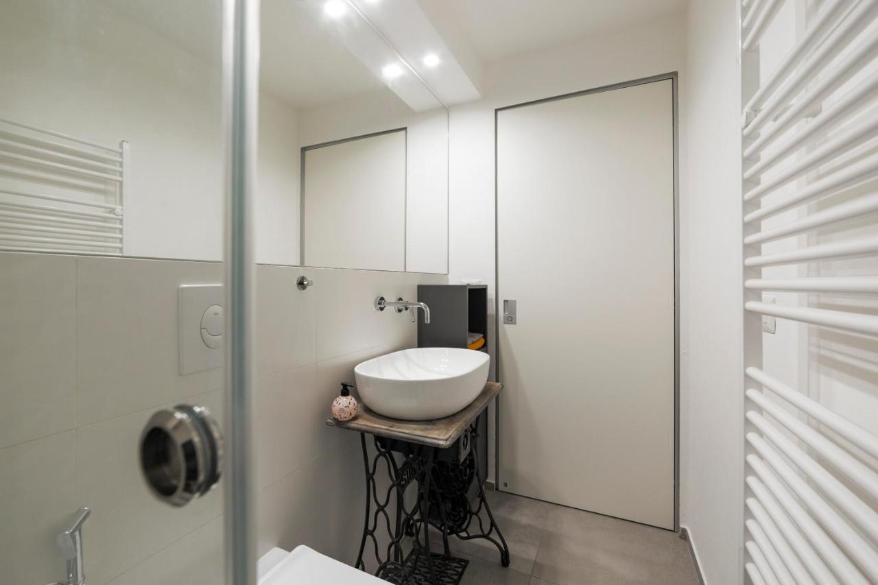 Апартаменти La Pampa New & Fully Refurbished Apt Мілан Екстер'єр фото