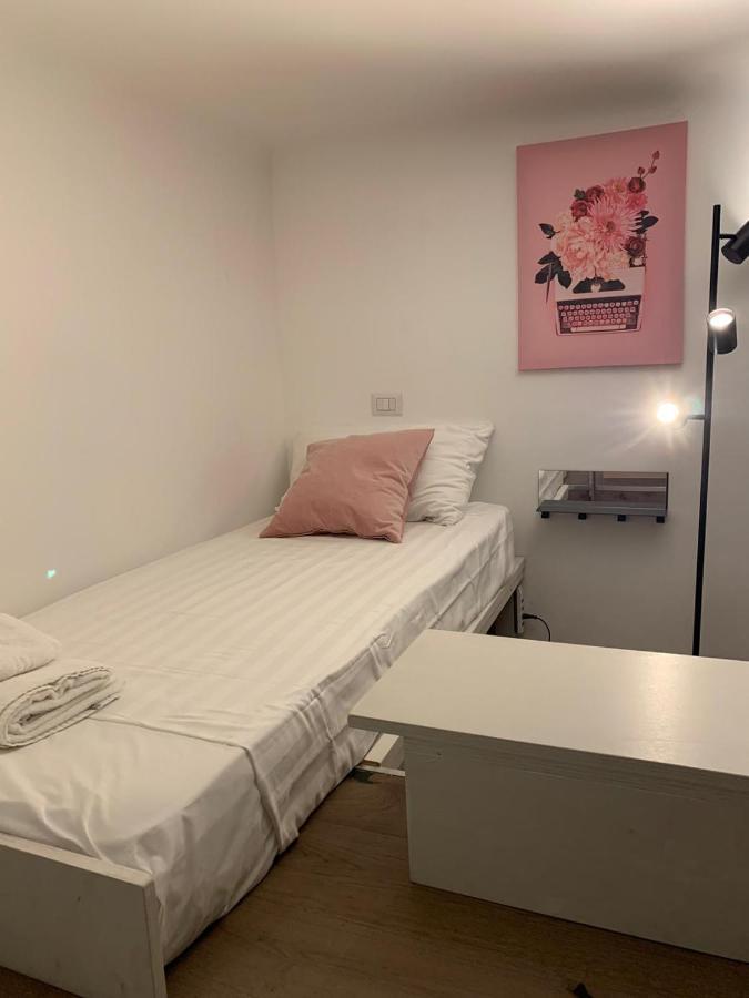 Апартаменти La Pampa New & Fully Refurbished Apt Мілан Екстер'єр фото